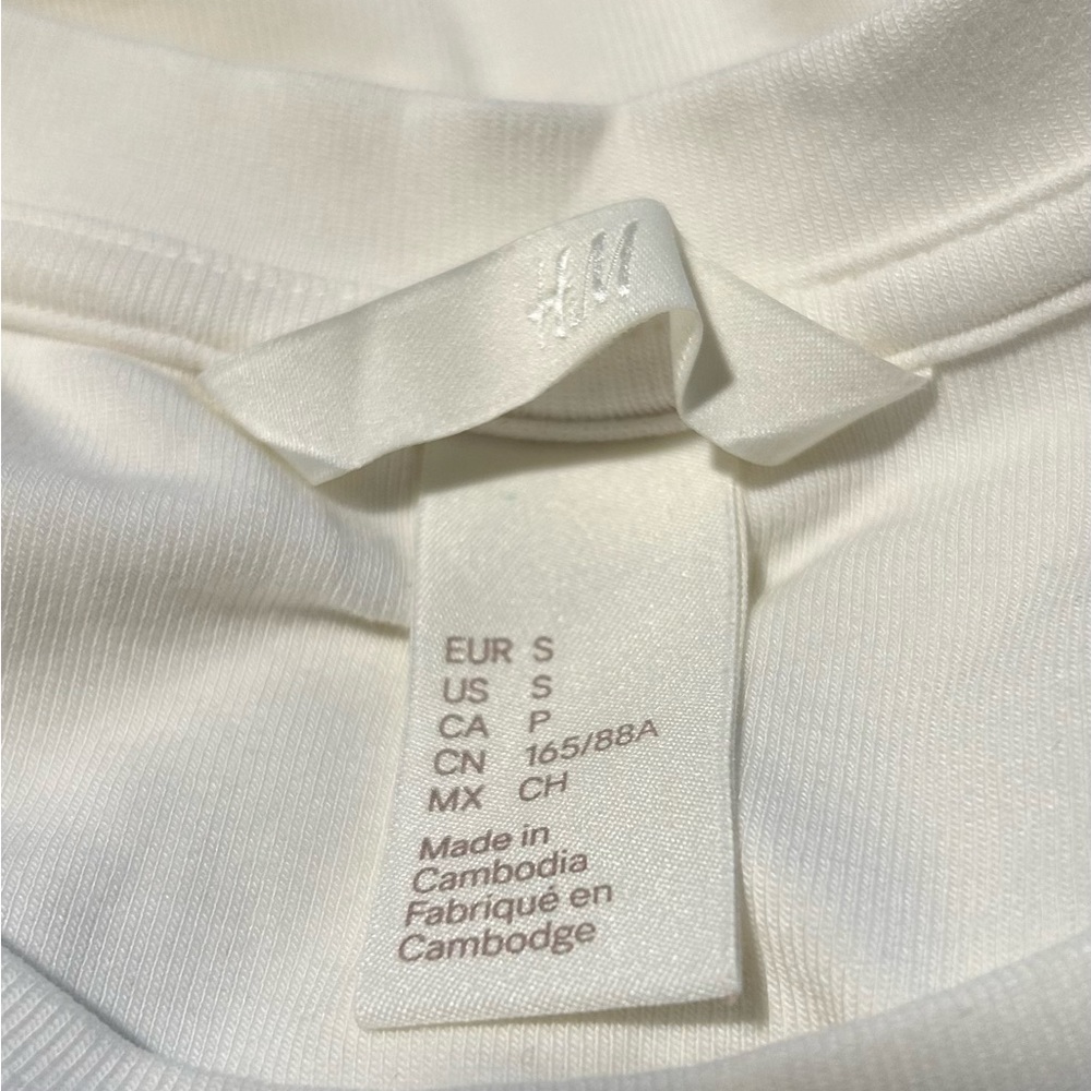H&M Blouse - Picture 6 of 6